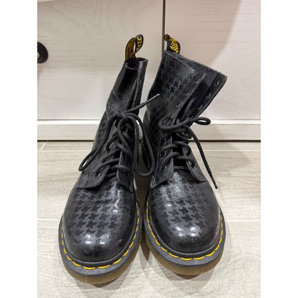 Dr. Martens Pina Black Hi Shine Houndstooth Printed Softy T Boot - Picture 1 of 5